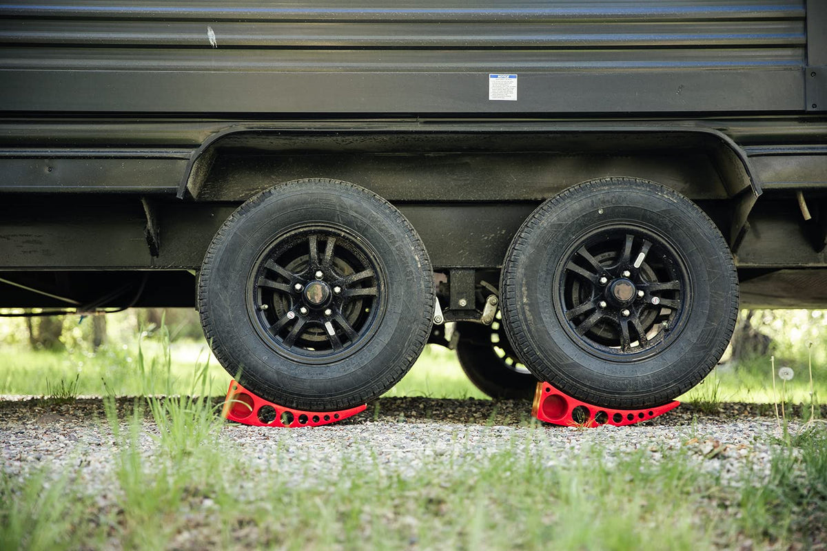 Andersen Hitches Single Axle Travel Trailer Kit Pro, Includes Rapid Jack, EZ Blocks, Tuff Chocks, Camper Leveler, Clean Step